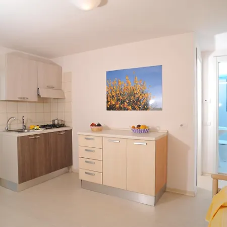 Le Orchidee شقة فندقية فيستَ